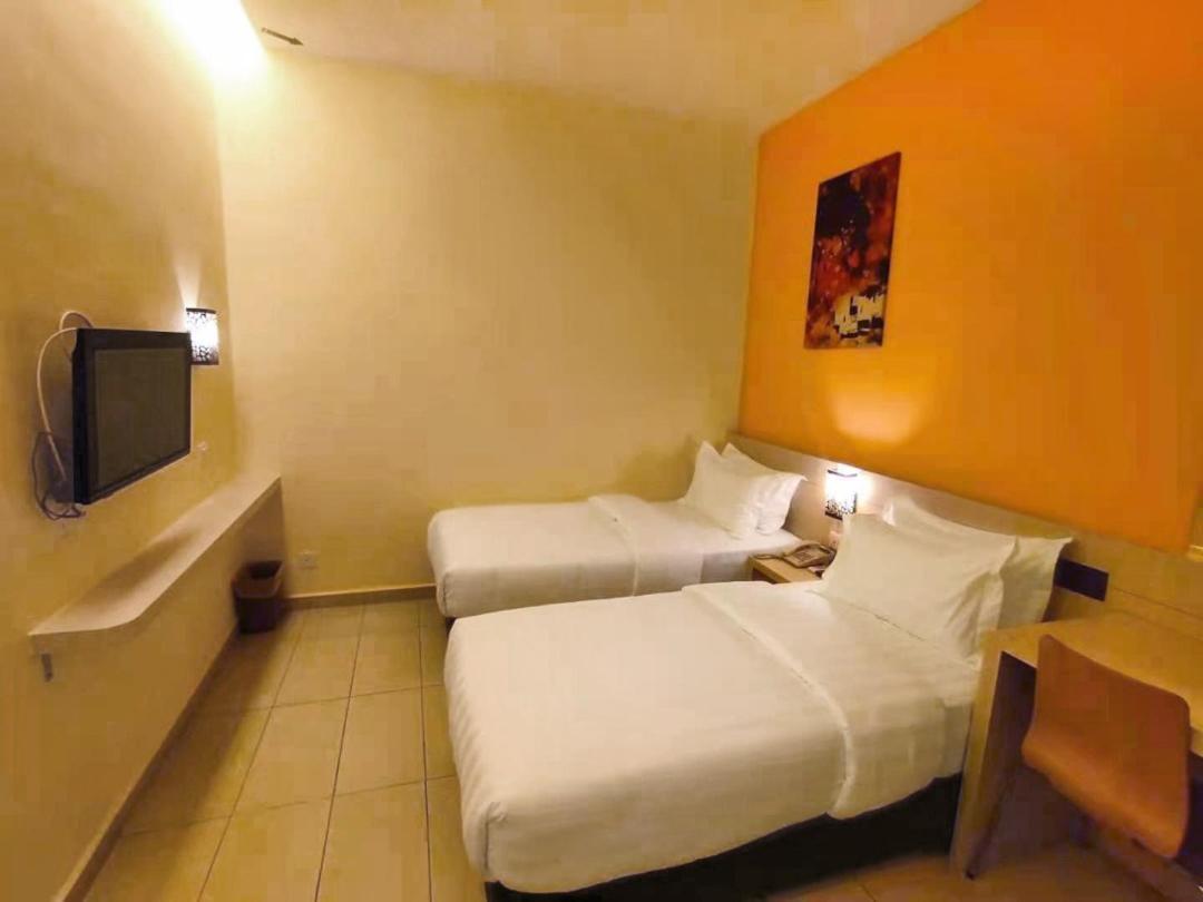Riverview Hotel *